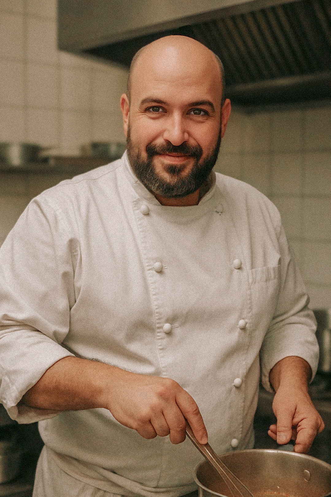 Chef preparando pratos árabes